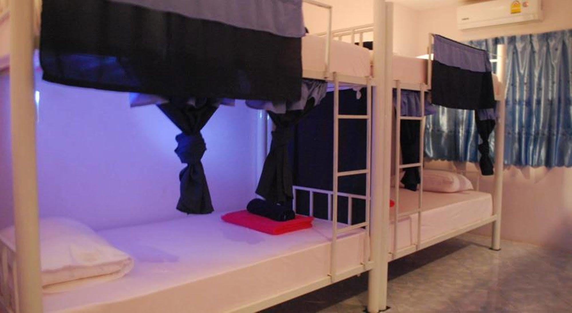 Baan Kai Hostel Baan Khai Zewnętrze zdjęcie