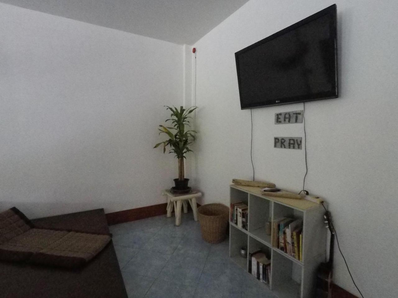Baan Kai Hostel Baan Khai Zewnętrze zdjęcie